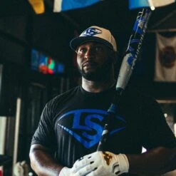 2023 Louisville Slugger Everett Williams 2.0 12" USSSA Slowpitch Softball Bat: WBL2738010 9 2023 Louisville Slugger Everett Williams 2.0 12" USSSA Slowpitch Softball Bat: WBL2738010 -Bat Forge Store 2023 Louisville Slugger Everett Williams Pass Em Out Slowpitch Softball bat Lifestyle 1